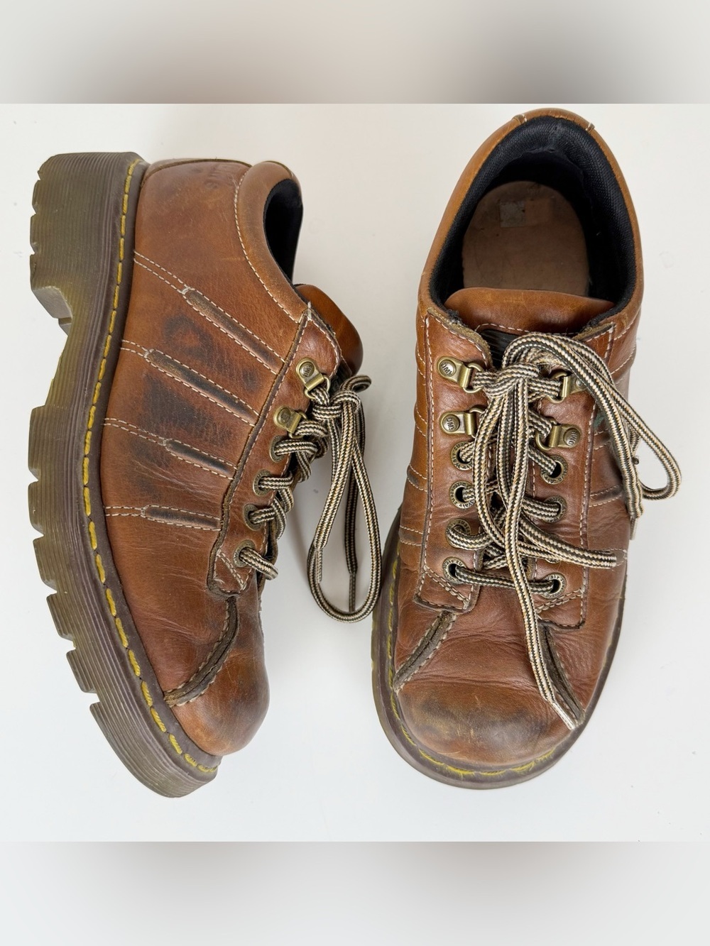 Vintage Dr. Martens brown leather lace up Oxford shoes